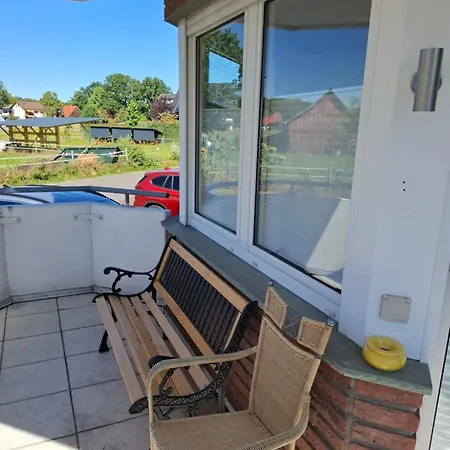 Großzügiges Erdgeschoßapartment Mit Balkon Und Eigenen Kostenlosen Parkplatz Apartment Hövelhof