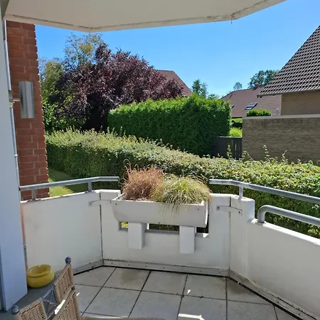 Apartment Großzügiges Erdgeschoßapartment Mit Balkon Und Eigenen Kostenlosen Parkplatz