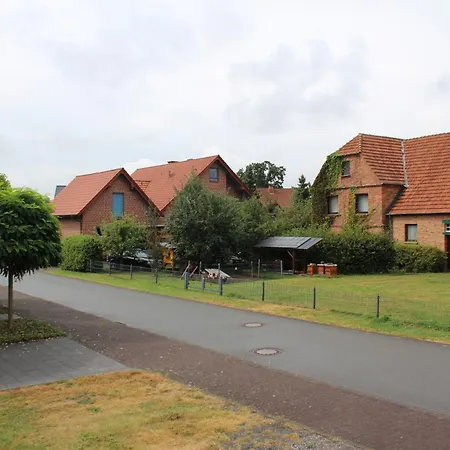 Großzügiges Erdgeschoßapartment Mit Balkon Und Eigenen Kostenlosen Parkplatz * Hövelhof