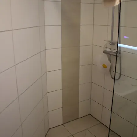 Großzügiges Erdgeschoßapartment Mit Balkon Und Eigenen Kostenlosen Parkplatz Apartment Hövelhof