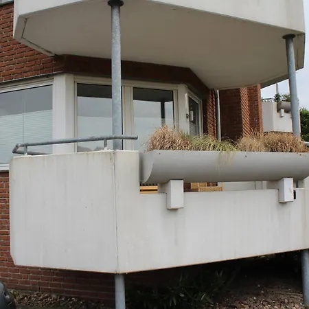 Großzügiges Erdgeschoßapartment Mit Balkon Und Eigenen Kostenlosen Parkplatz *