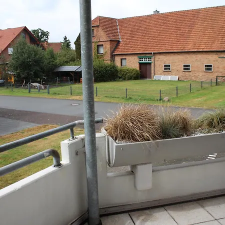 Apartment Großzügiges Erdgeschoßapartment Mit Balkon Und Eigenen Kostenlosen Parkplatz *