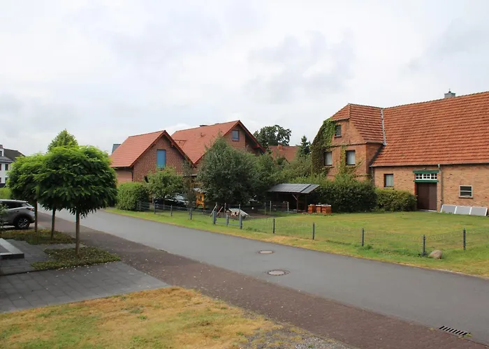 Grosszuegiges Erdgeschossapartment Mit Balkon Und Eigenen Kostenlosen Parkplatz * Hövelhof