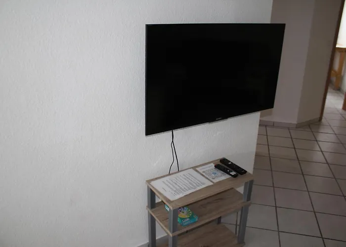 Grosszuegiges Erdgeschossapartment Mit Balkon Und Eigenen Kostenlosen Parkplatz Lejlighed *