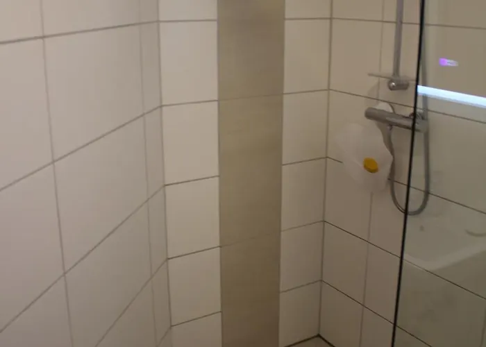 Grosszuegiges Erdgeschossapartment Mit Balkon Und Eigenen Kostenlosen Parkplatz Lejlighed Hövelhof