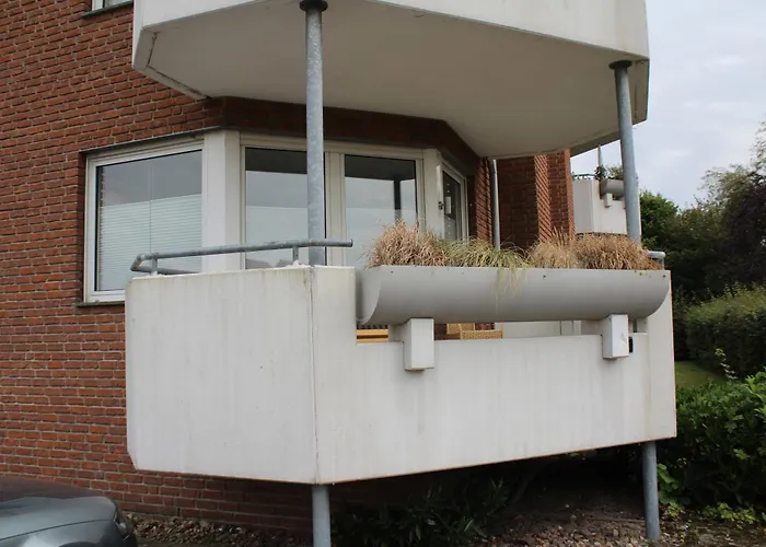 Grosszuegiges Erdgeschossapartment Mit Balkon Und Eigenen Kostenlosen Parkplatz *