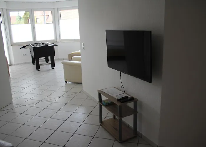 Grosszuegiges Erdgeschossapartment Mit Balkon Und Eigenen Kostenlosen Parkplatz Lejlighed *