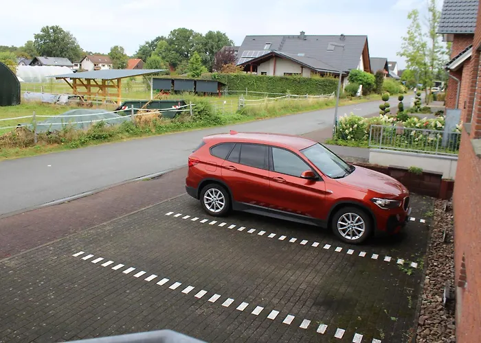 Grosszuegiges Erdgeschossapartment Mit Balkon Und Eigenen Kostenlosen Parkplatz *