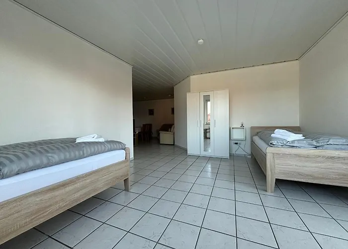 Grosszuegiges Erdgeschossapartment Mit Balkon Und Eigenen Kostenlosen Parkplatz Hövelhof